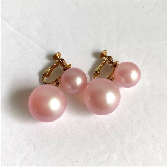 Vintage Pink Pearlescent Earrings Ball Sphere Orb Drop 60s Clip-On Faux Pearl - Picture 2 of 8